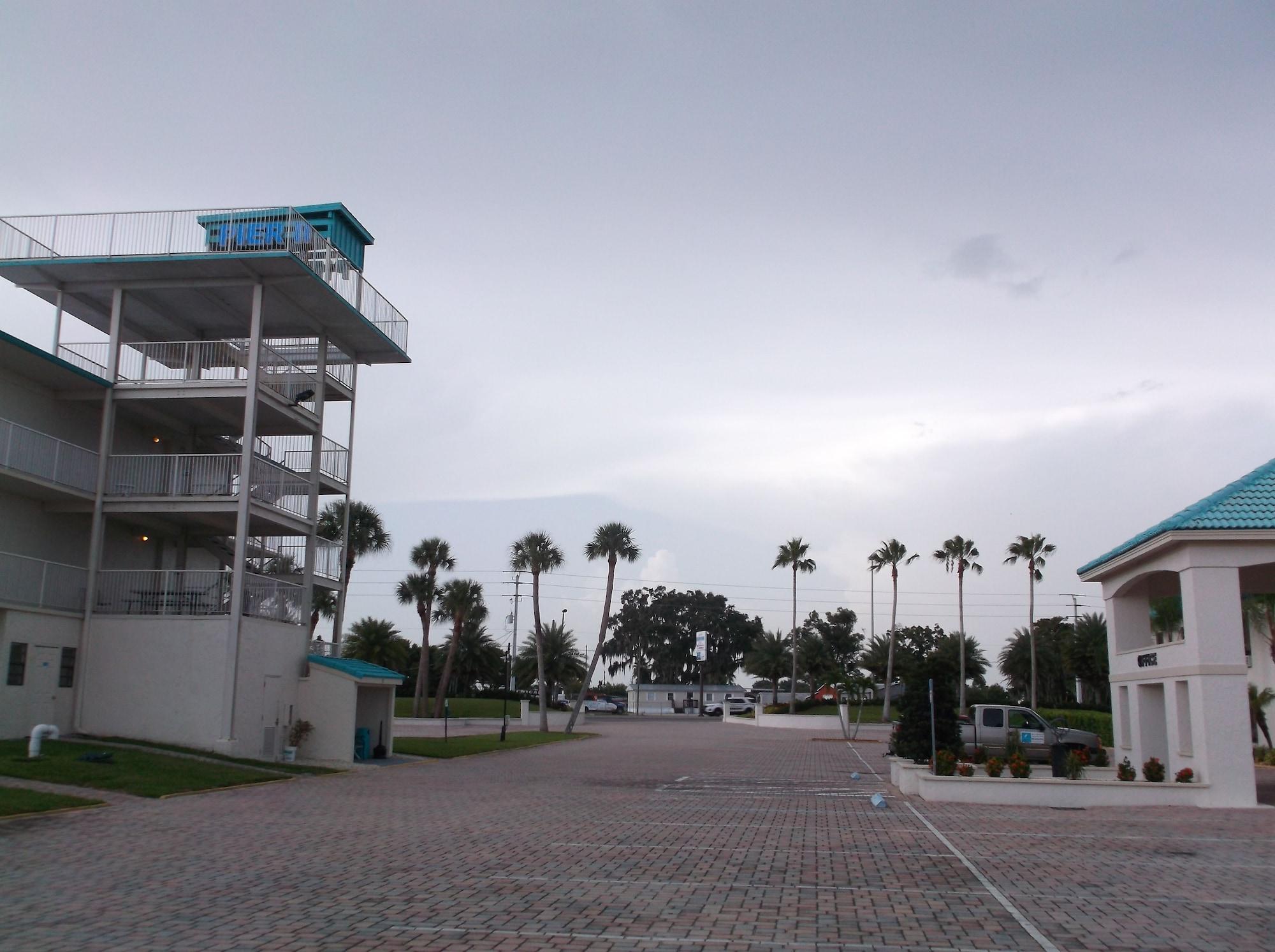 Days Inn & Suites By Wyndham Lake Okeechobee Εξωτερικό φωτογραφία