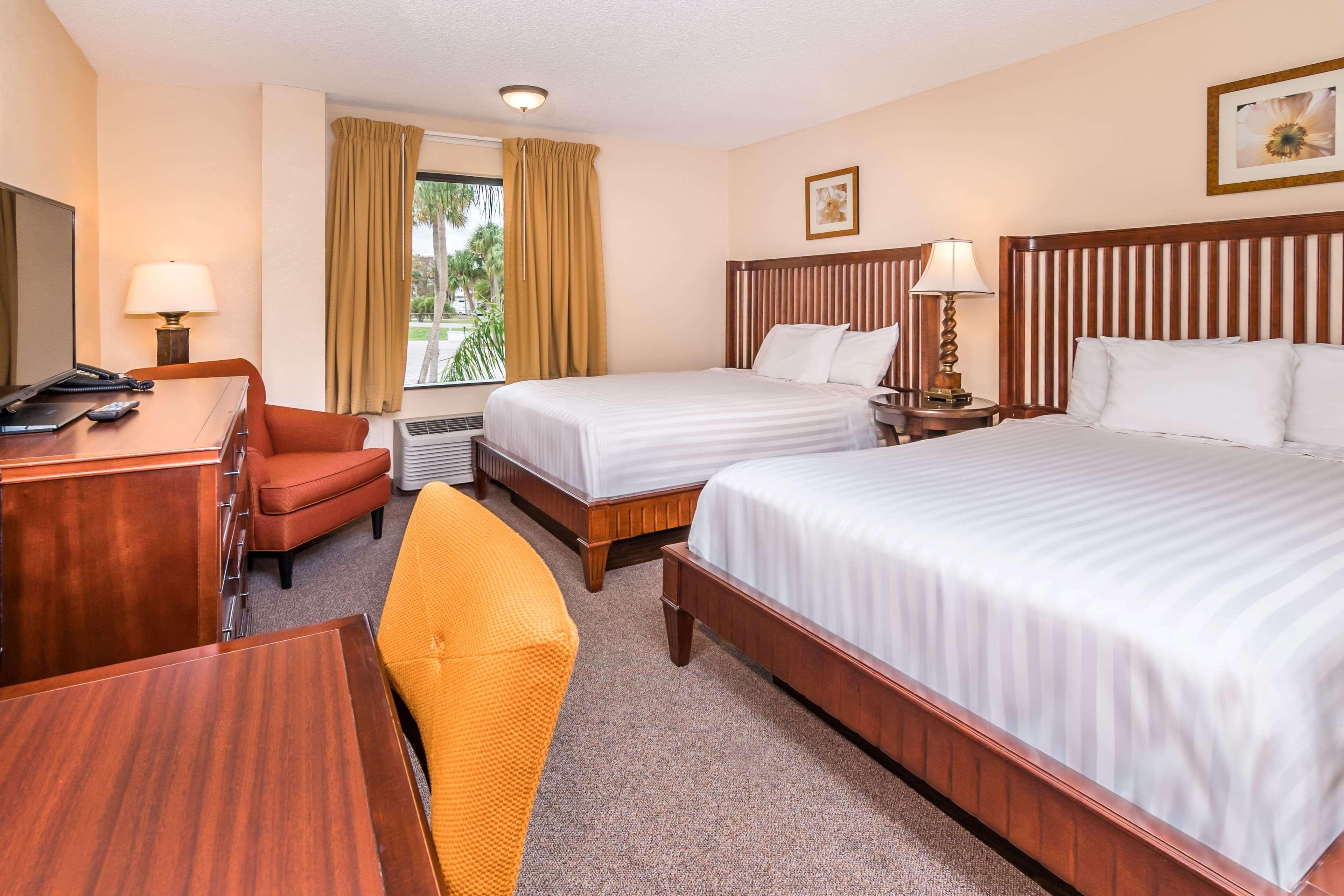 Days Inn & Suites By Wyndham Lake Okeechobee Εξωτερικό φωτογραφία