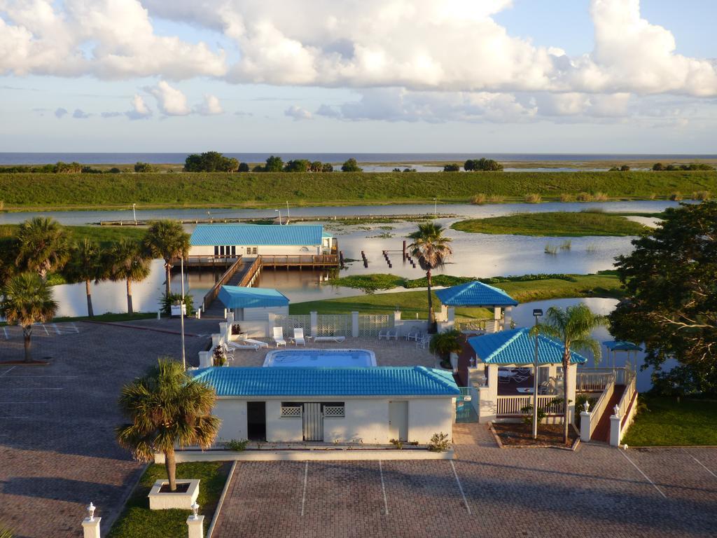 Days Inn & Suites By Wyndham Lake Okeechobee Εξωτερικό φωτογραφία