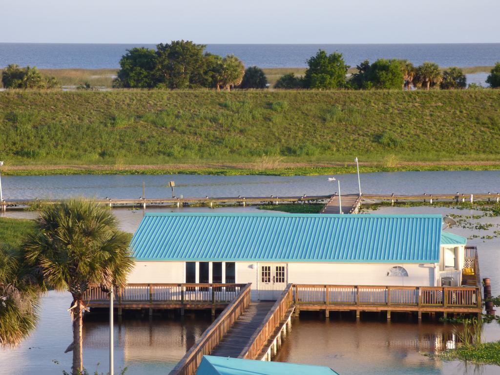 Days Inn & Suites By Wyndham Lake Okeechobee Εξωτερικό φωτογραφία