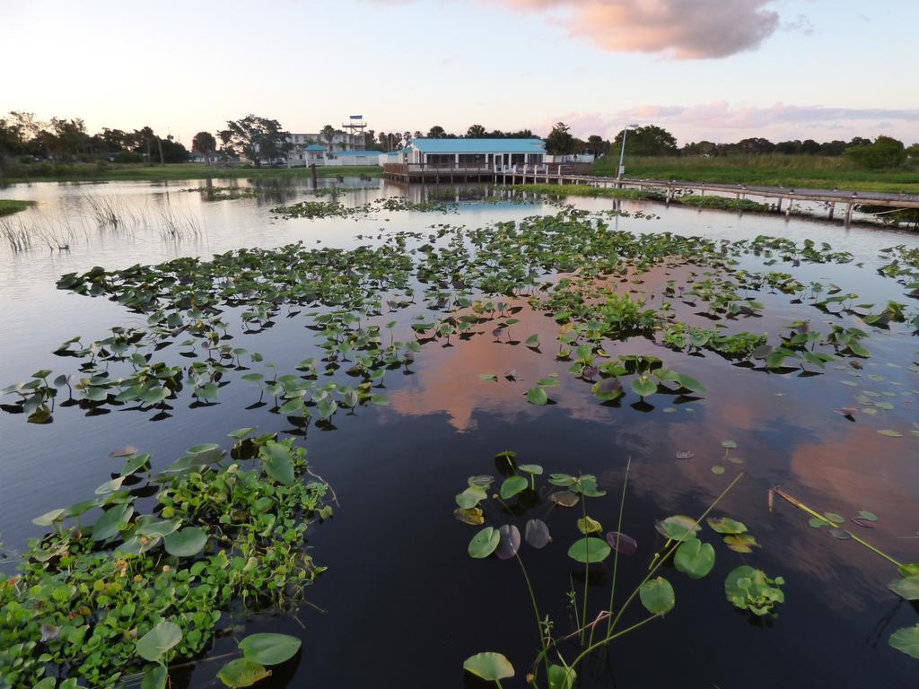 Days Inn & Suites By Wyndham Lake Okeechobee Εξωτερικό φωτογραφία