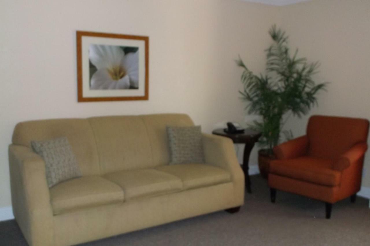 Days Inn & Suites By Wyndham Lake Okeechobee Εξωτερικό φωτογραφία