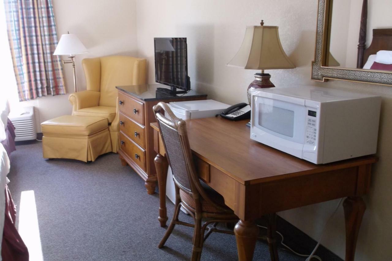 Days Inn & Suites By Wyndham Lake Okeechobee Εξωτερικό φωτογραφία